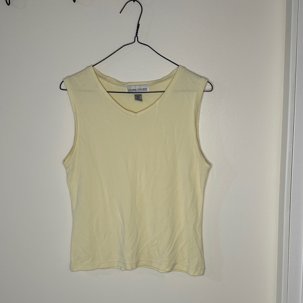 Valerie Stevens Light Yellow Sleeveless Top